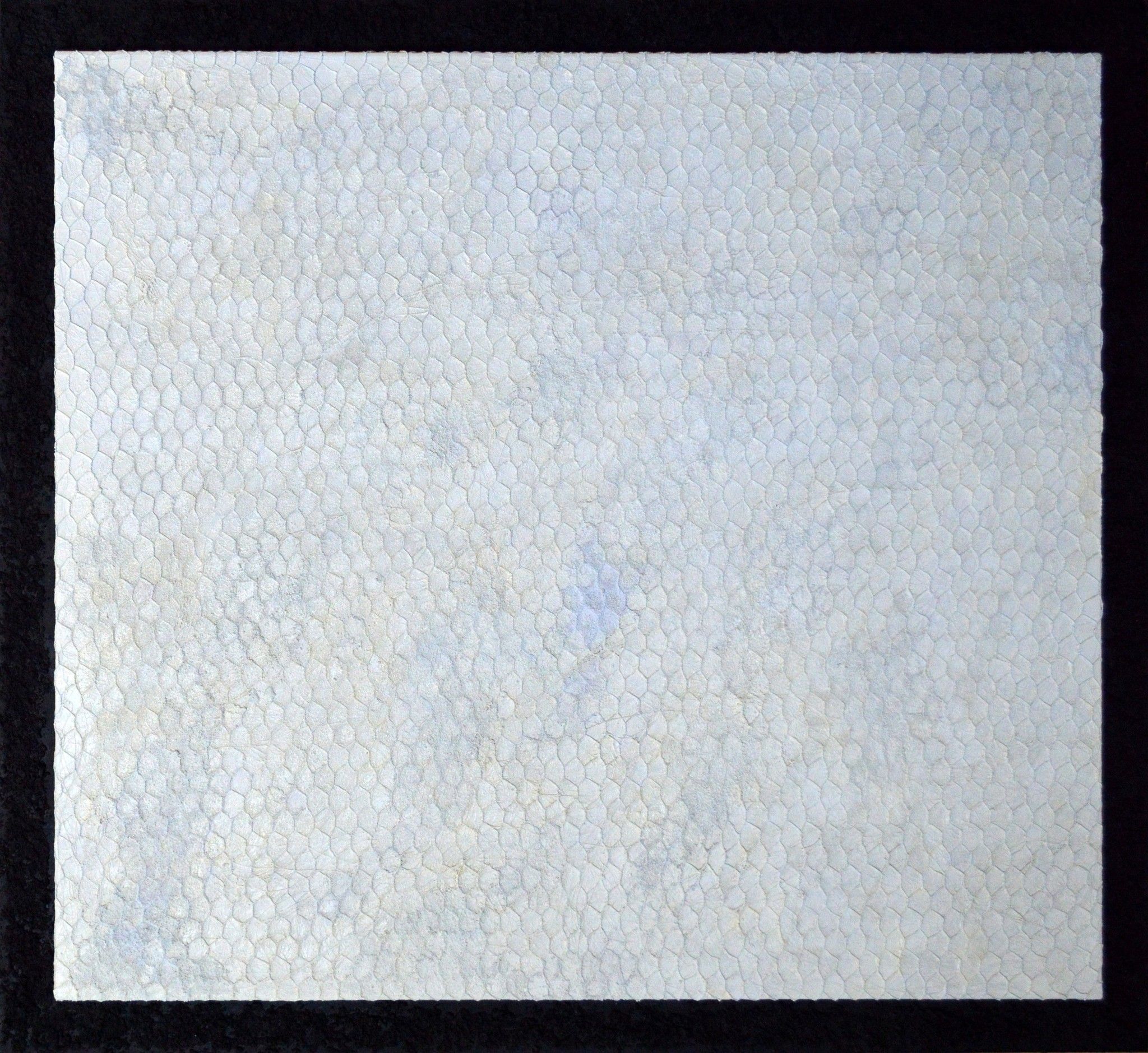 MIXED MEDIA SU TAVOLA  RICCARDO  VELLUTO ' MONOCROMATISMO IN BIANCO  '   dimensioni L 80 x H 90 cm.