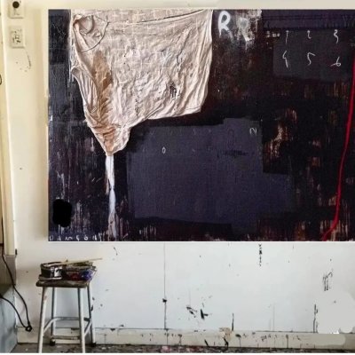 MIXED MEDIA SU TELA MELISSA DAMSON ' RUSSIAN ROULETTE 1 ' dimensioni L 100 x H 150 cm.