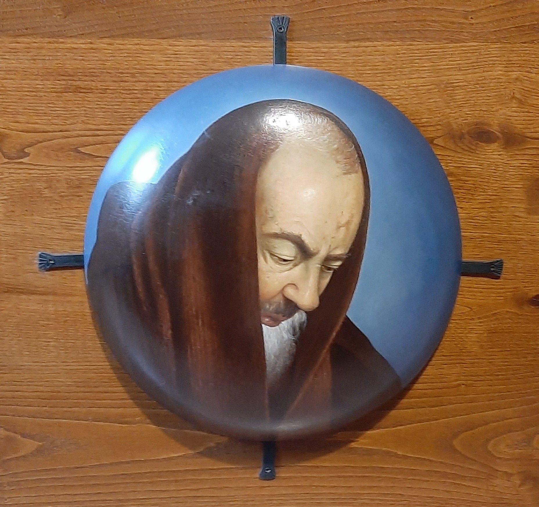 TEMPERA GRASSA SU LEGNO  ALESSANDRO  AMOROSO ' IL MONDO DI PADRE PIO  '  dimensioni L 61 x H 61 cm.