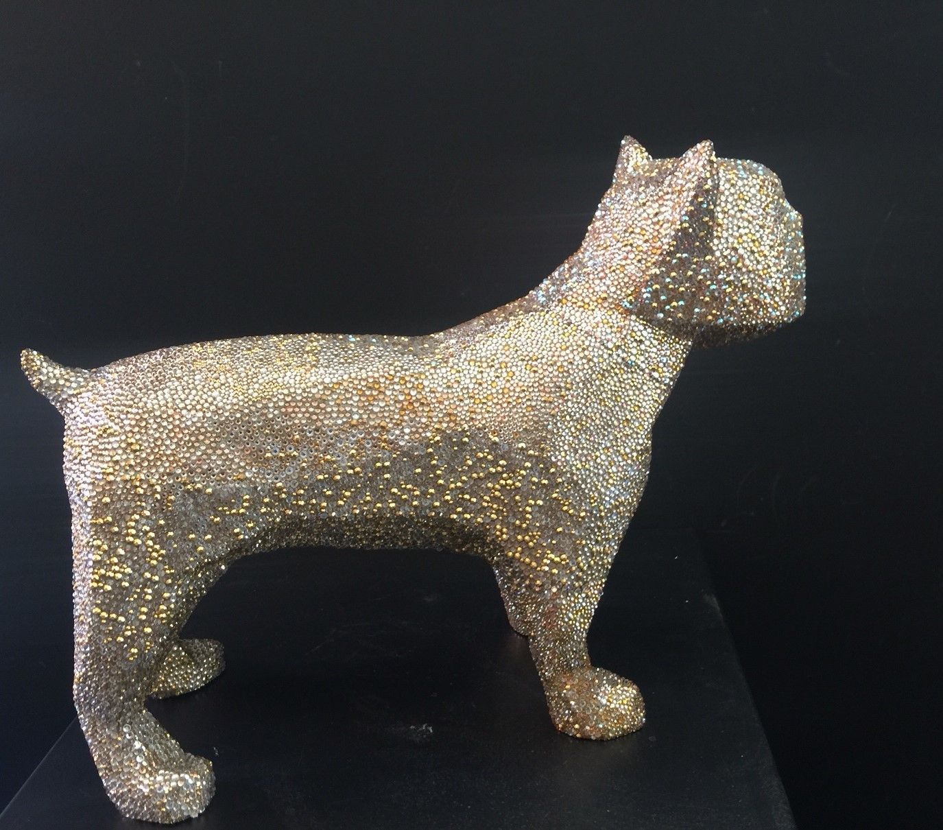 SCULTURA PET LOVERS "GOLD DIAMONDS ZAR" dimensioni L.52,5 x H 38,5 x W 20 cm.