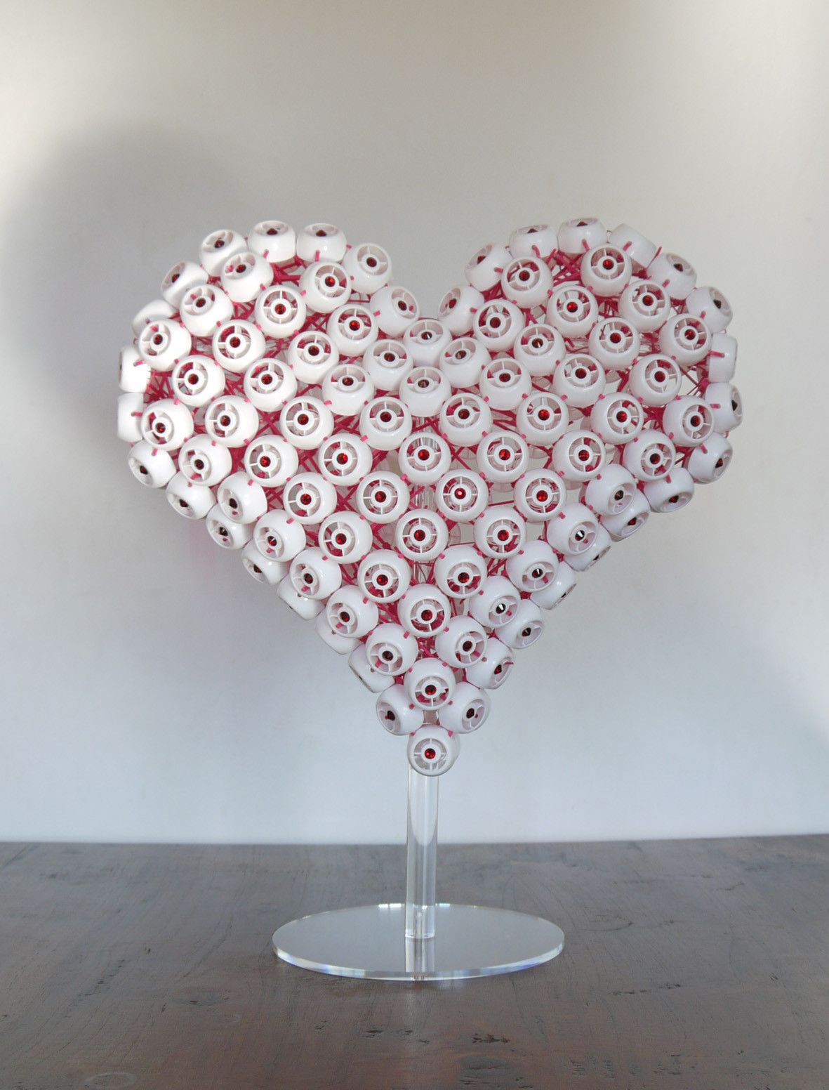SCULTURA JORGE CASTRO GOMEZ " WHITE HEART "  dimensioni L 30 x H 40 x P 15 cm.