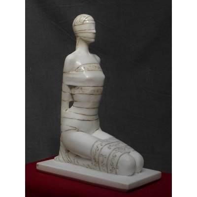 SCULTURA IN MARMO SMAIL ZIZI " TABU' 1 " dimensioni L 32 x H 45 x P 17 cm.