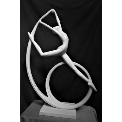 SCULTURA IN MARMO SMAIL ZIZI " ESTENSIONE 2 " dimensioni L 58 x H 83 x P 20 cm.