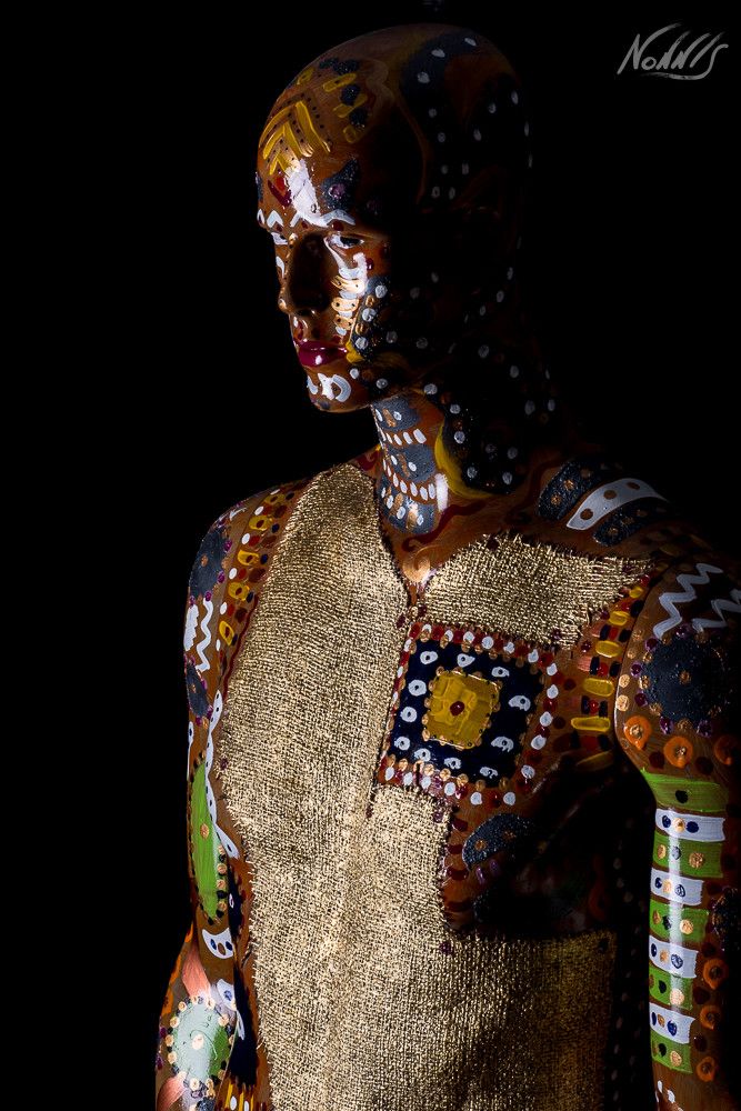 SCULTURA FRANCO NONNIS " ALESSANDRO "  dimensioni L 40 x H 180 x P 40 cm.