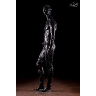 SCULTURA FRANCO NONNIS " MAN IN BLACK " dimensioni L 190 x H 100 x P 40 cm.
