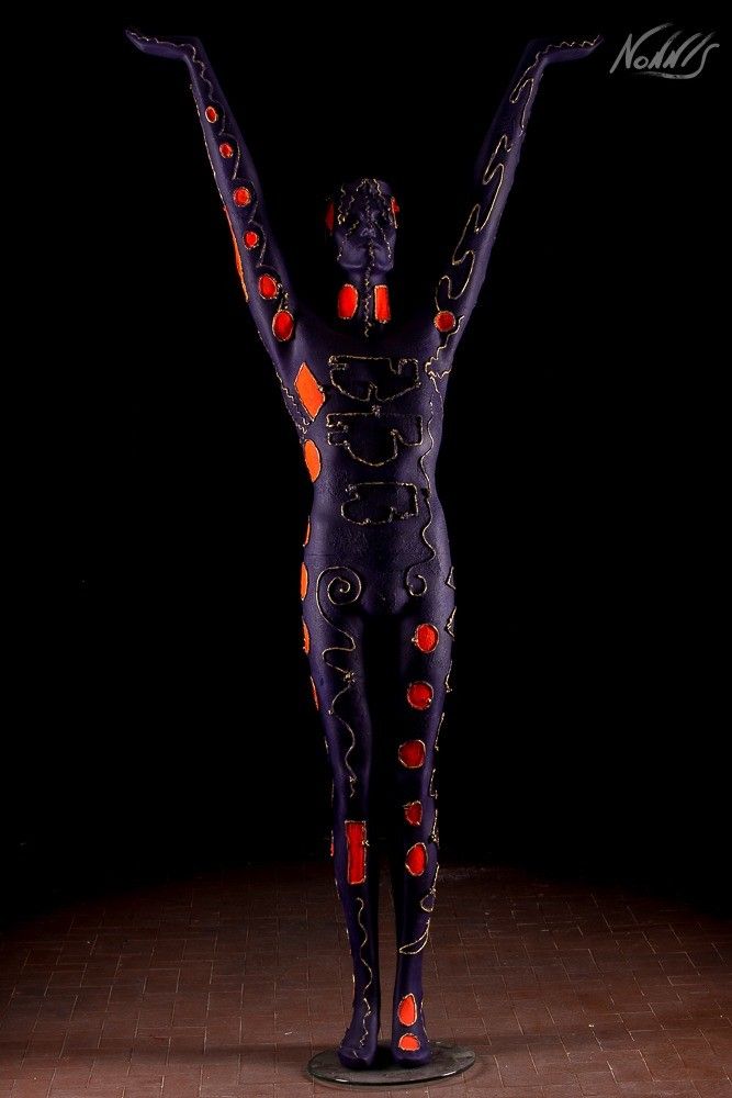 SCULTURA FRANCO NONNIS " VISIONARIO "  dimensioni L 40 x H 30 x P 210 cm.