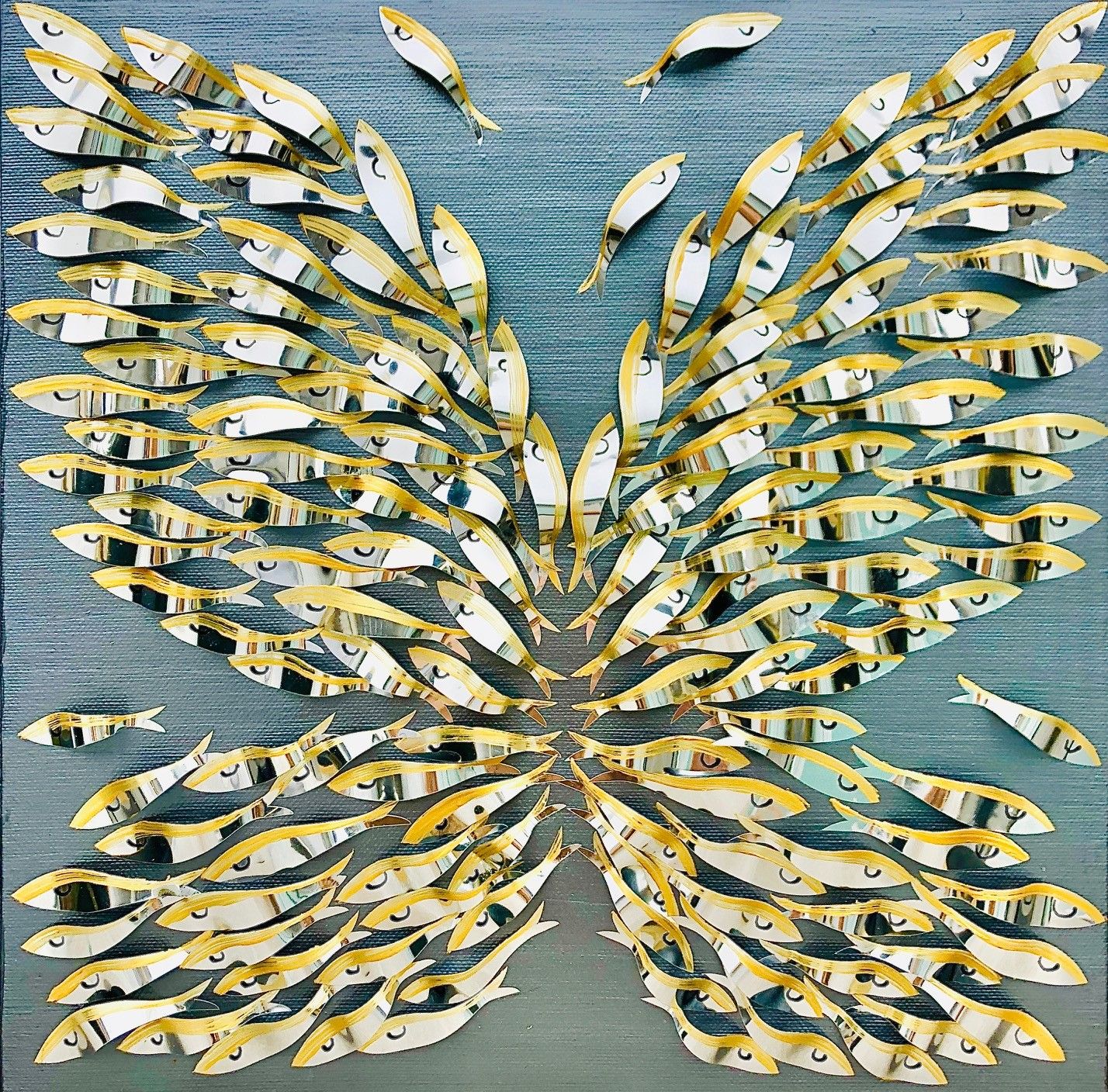 BARBARA PECORARI ' SARDINES LEAPING OUT SILVER - MINI ' dimensioni L 30 x H 30 cm.