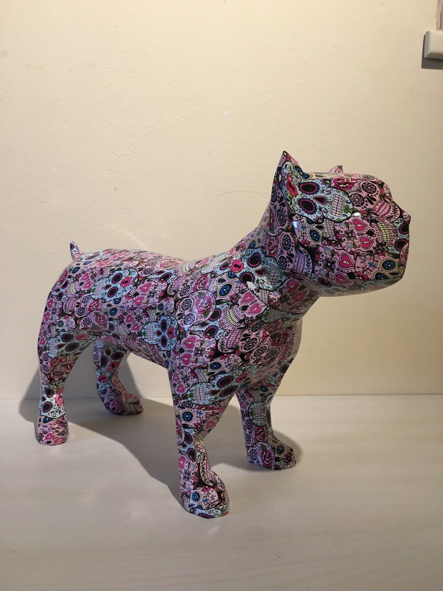 SCULTURA PET LOVERS  "SKULL ZAR" dimensioni L 52,5 x H 38,5 x W 20 cm.