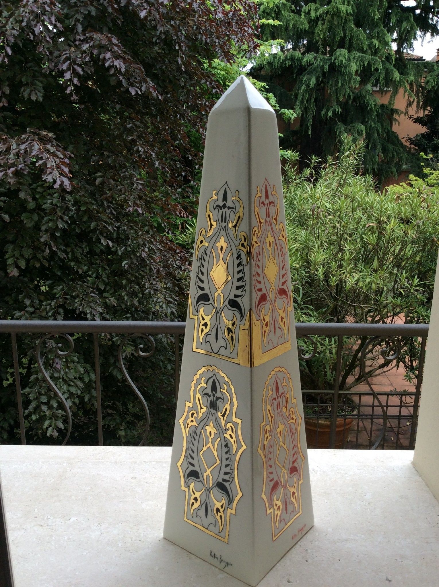 SCULTURA  KATIA BRUGNOLO  ' OBELISCO GRANDE '  dimensioni H 72 cm.