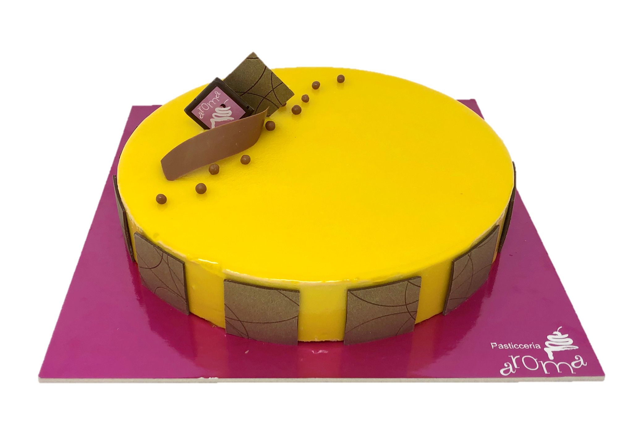 Torta al cioccolato al latte, mango e frutto della passione composizione SAFARI