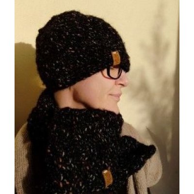 Berretta Neraconsciarpa Pezzo unico Fatta a mano in italia