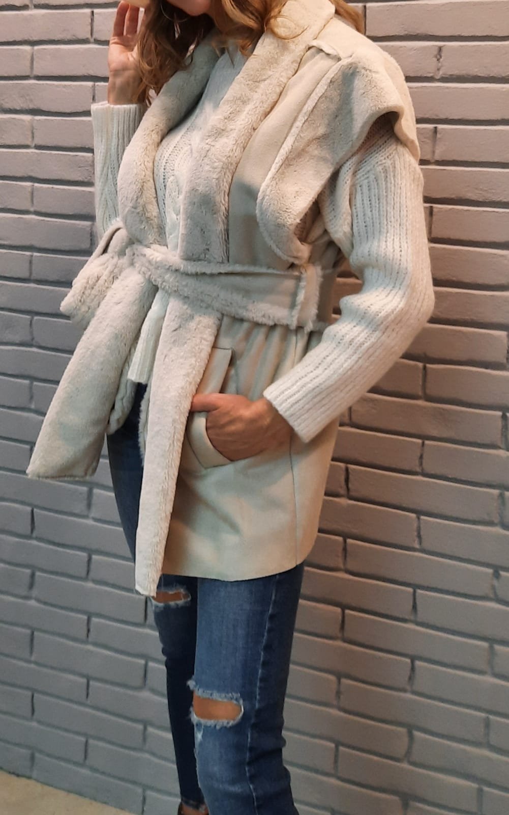 GILET CON CINTURA IN ECO MONTONE KAOS MOD. NI1LE001