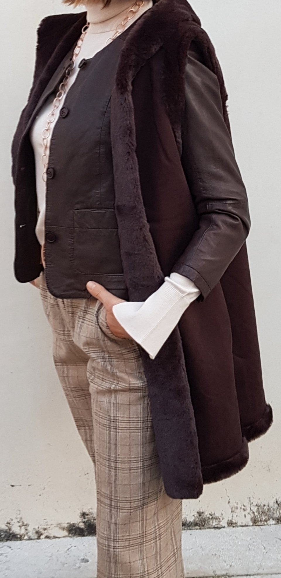 GILET CON CAPPUCCIO IN ECOMONTONE REVERSIBILE MOD. 21209BRW