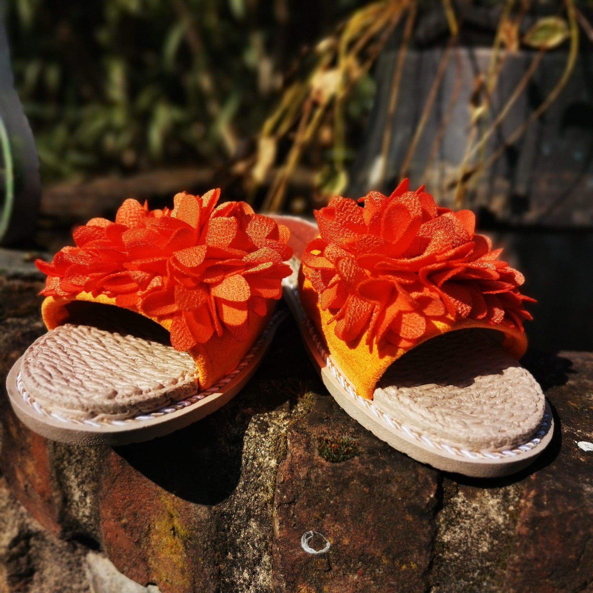Sandali floreali arancio Amarantissima