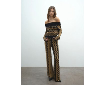 AKEP modello Maglia Scollo Shiffer