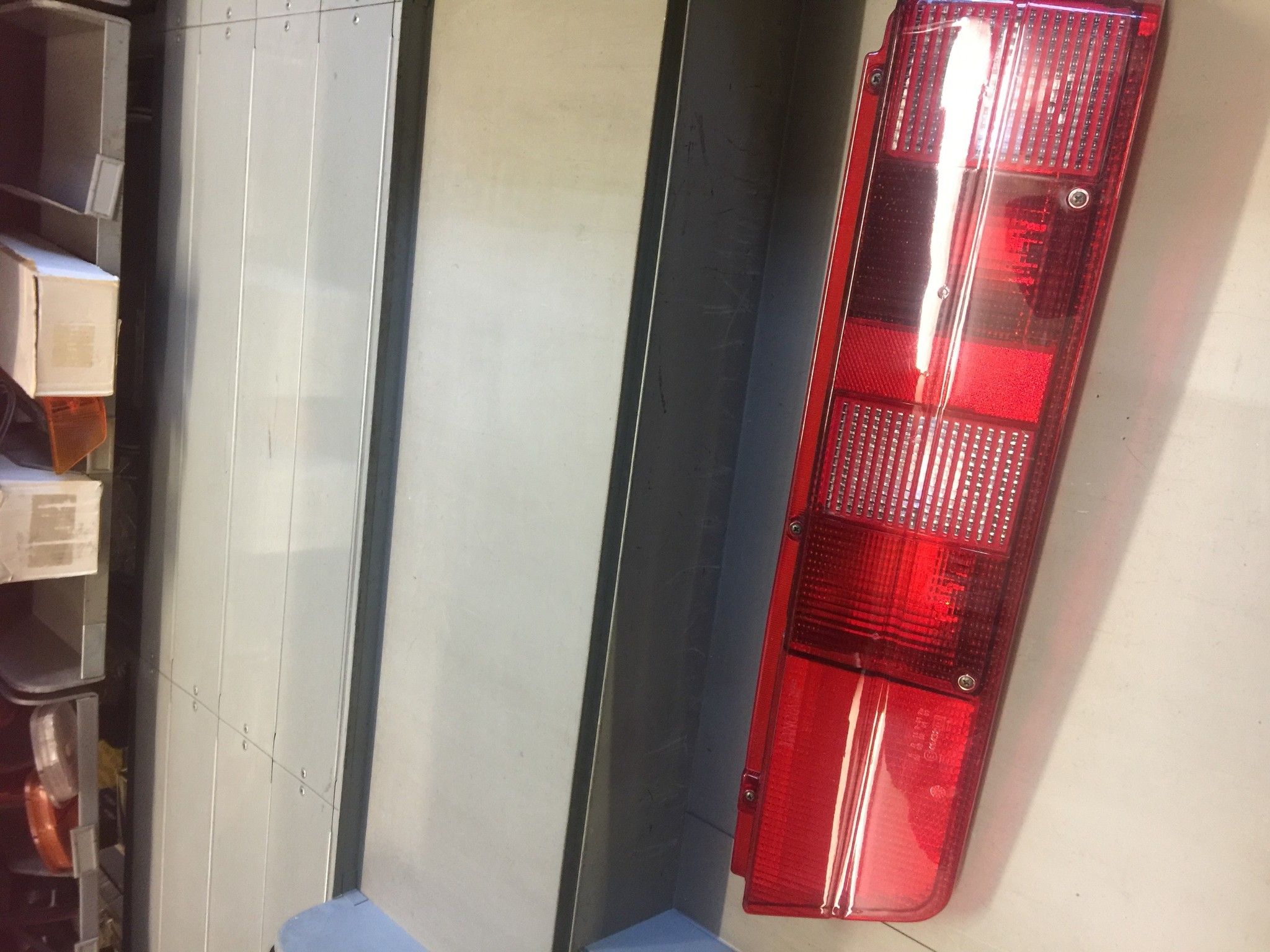 FANALE POSTERIORE DESTRO LANCIA Y10 92-> COD.MARELLI 714028870801