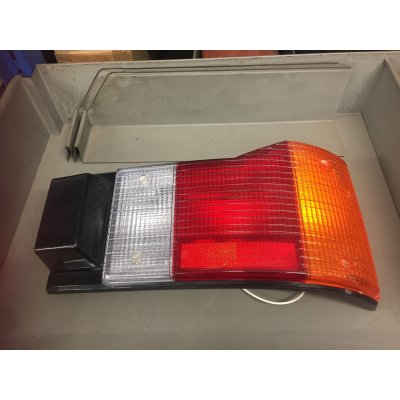 FANALE POSTERIORE DESTRO LANCIA Y10 PRIMA SERIE COD. LEART 17724000