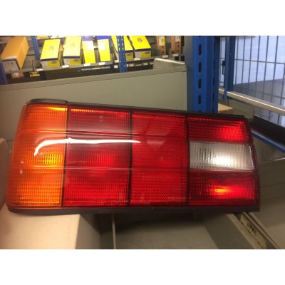 FANALE POSTERIORE SINISTRO BMW SERIE 3 1987-> COD. 320304