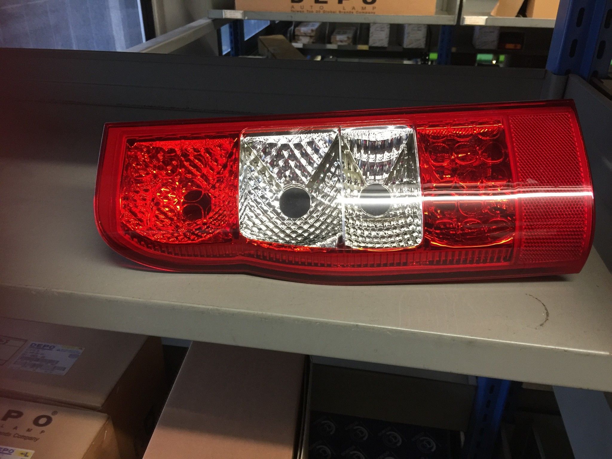 FANALE POSTERIORE DESTRO FORD TRANSIT 2006->  COD. PDF 150866