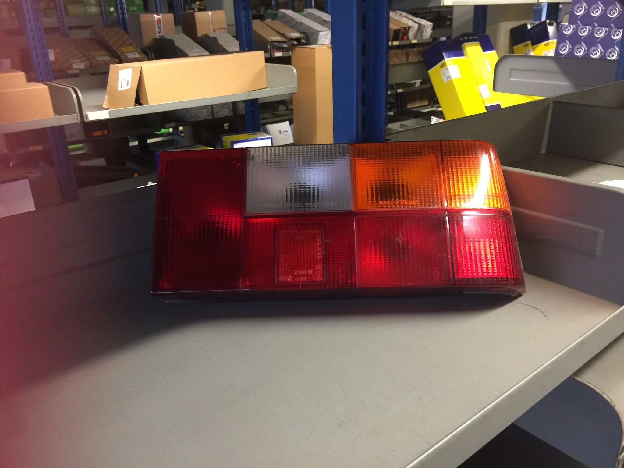 FANALE POSTERIORE SINISTRO FORD FOCUS 3/5P 1998->2001 COD. TEPALUX 154051