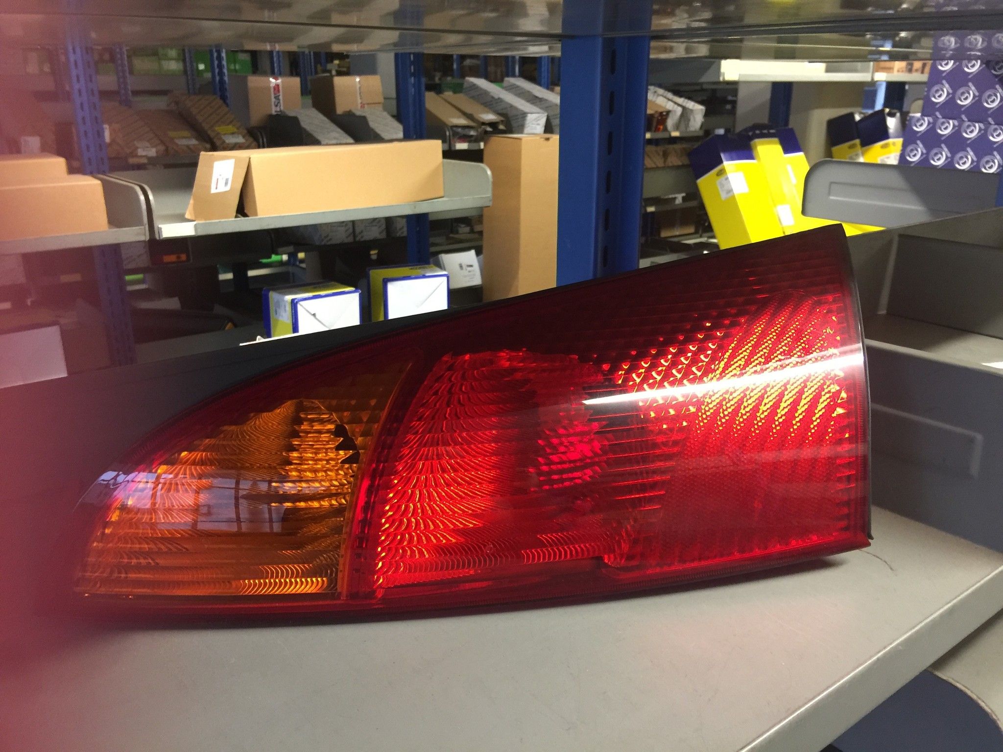 FANALE POSTERIORE DESTRO FORD FOCUS 4P 1998->2001 COD. TEPALUX 154052