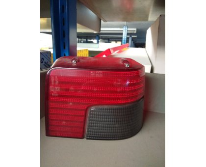 PLASTICA POSTERIORE DESTRA PEUGEOT 205 RESTYLING 1991 COD. 714025211801