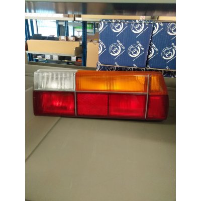 FANALE POSTERIORE DESTRO PEUGEOT COD. 082044