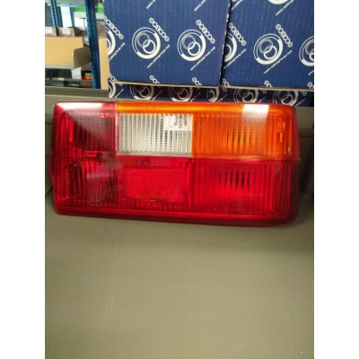 FANALE POSTERIORE DESTRO RENAULT R18 1984 COD. 083487