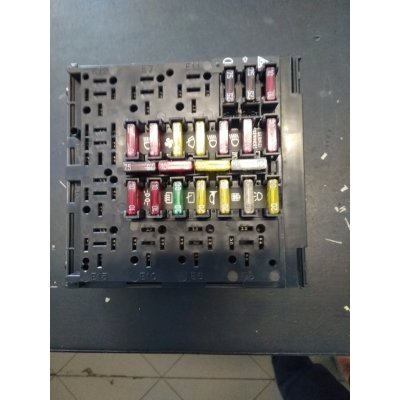 CENTRALINA DI DERIVAZIONE C/FUSIBILI ALFA 145-33-GTV COD.1046