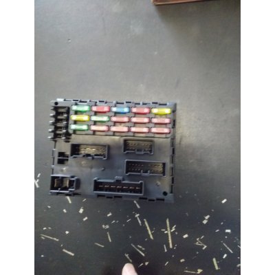 CENTRALINA DI DERIVAZIONE C/FUSIBILI FIAT PUNTO GT-ELX 97->BRAVO/BRAVA 98->COD. 42448