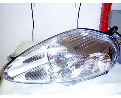 FARO ANT.SX FIAT GRANDE PUNTO 2005> COD.PDF 736981