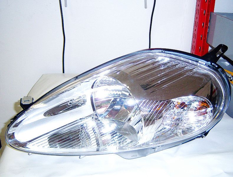 FARO ANT.SX FIAT GRANDE PUNTO 2005> COD.PDF 736981