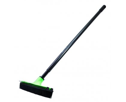 SCOPA CAUCCIU CON MANICO NERO